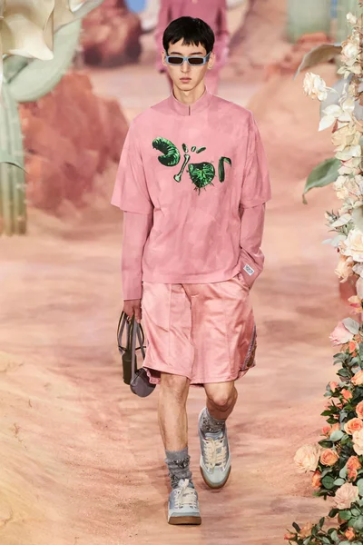 Look 11
